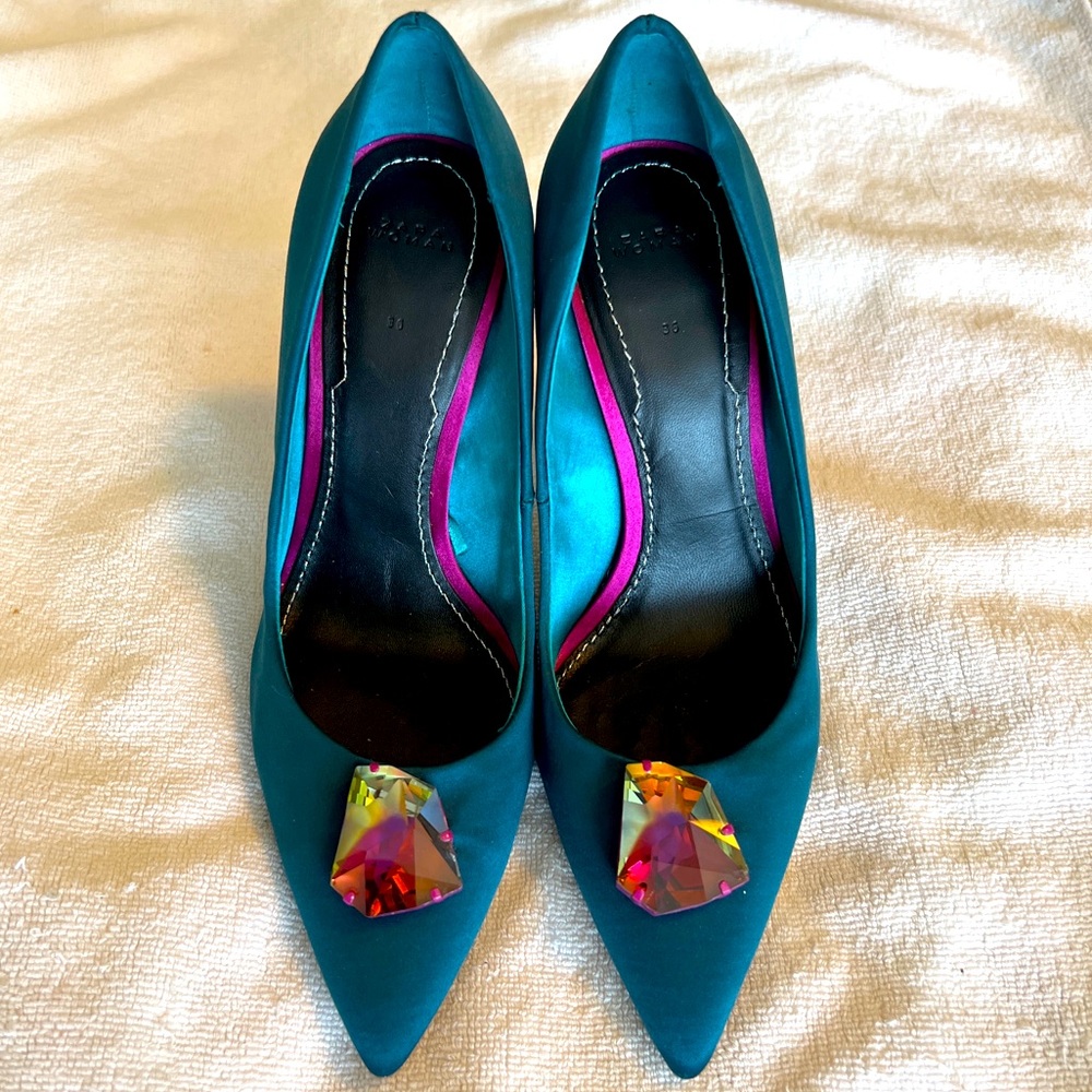 Zara Woman Teal Adorned Satin Pump 36 A+